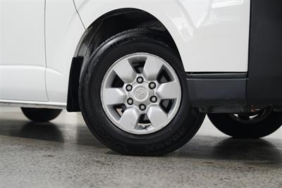 2014 Toyota Hiace - Thumbnail