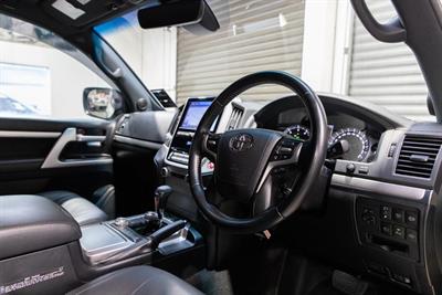 2019 Toyota Landcruiser - Thumbnail