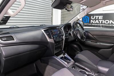 2021 Mitsubishi Triton - Thumbnail