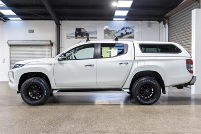 2021 Mitsubishi Triton - Thumbnail