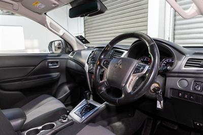 2021 Mitsubishi Triton - Thumbnail
