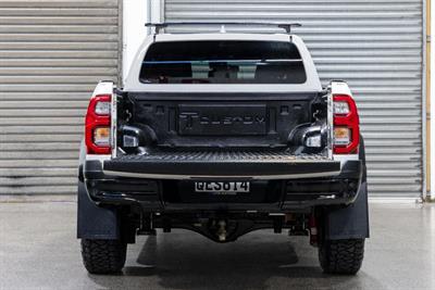 2023 Toyota Hilux - Thumbnail
