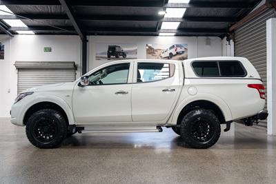 2017 Mitsubishi Triton - Thumbnail