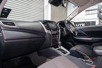 2023 Mitsubishi Triton - Thumbnail