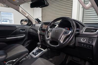 2023 Mitsubishi Triton - Thumbnail