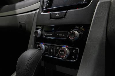 2013 Holden Commodore - Thumbnail