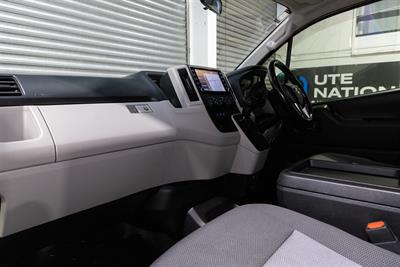 2021 Toyota Hiace - Thumbnail