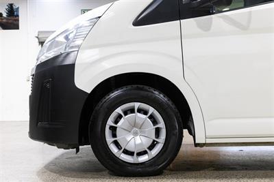 2021 Toyota Hiace - Thumbnail