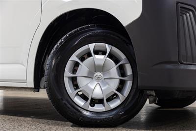 2021 Toyota Hiace - Thumbnail