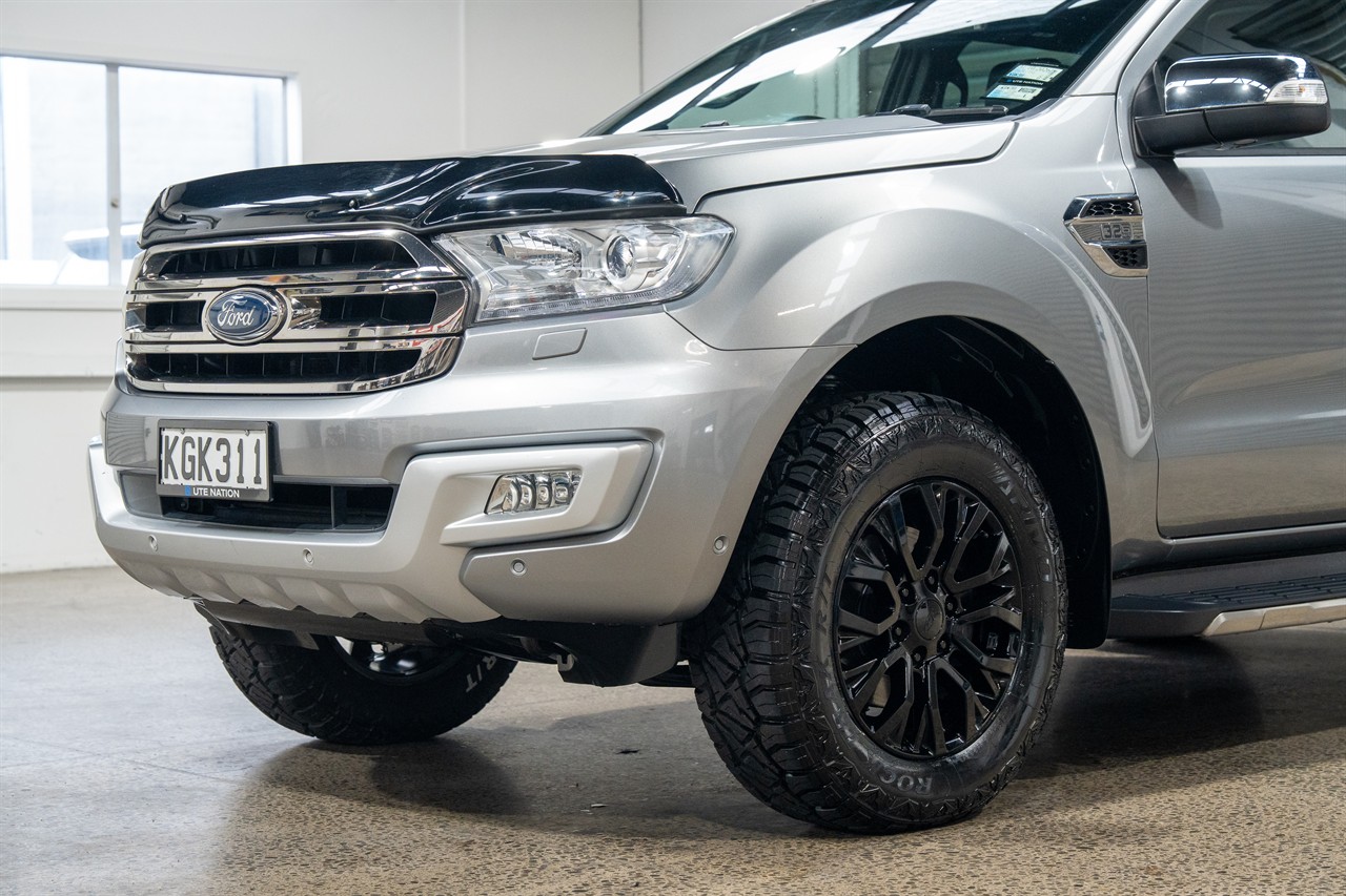 2017 Ford Everest