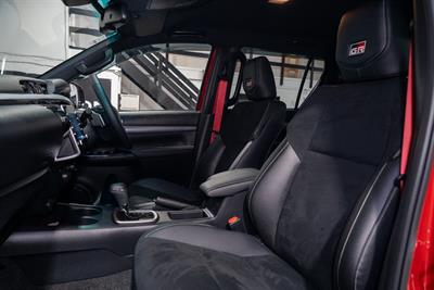 2025 Toyota Hilux - Thumbnail