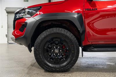 2025 Toyota Hilux - Thumbnail