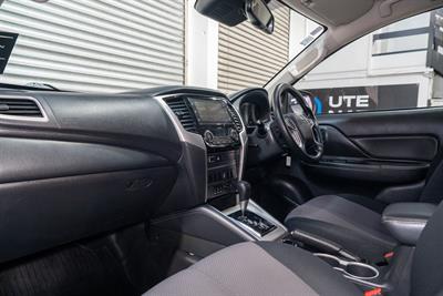 2020 Mitsubishi Triton - Thumbnail
